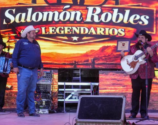 Culmina Ramos Fest al ritmo de Salomón Robles y Sus Legendarios