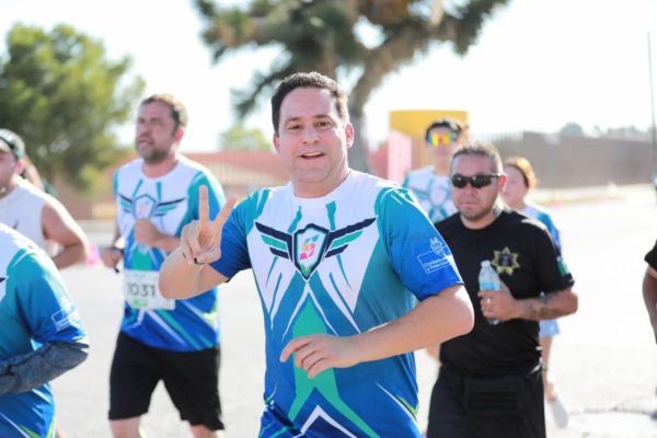 Corre Javier Díaz la Carrera 5K Unidos por la Seguridad