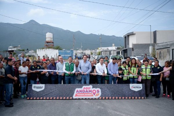 Sigue Javier Díaz entregando obras de pavimentación