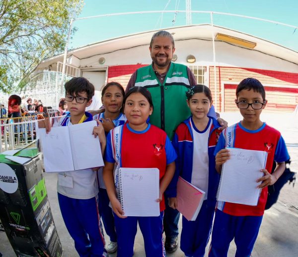 En Ramos Arizpe el apoyo a la educación se mantiene todo el año