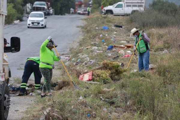 Incrementa Javier Díaz seguridad vial en Abasolo; delimita carriles centrales