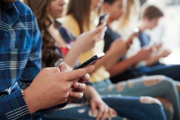 ¿Adiós a los celulares en escuelas? SEP acuerda nuevas reglas para alumnos