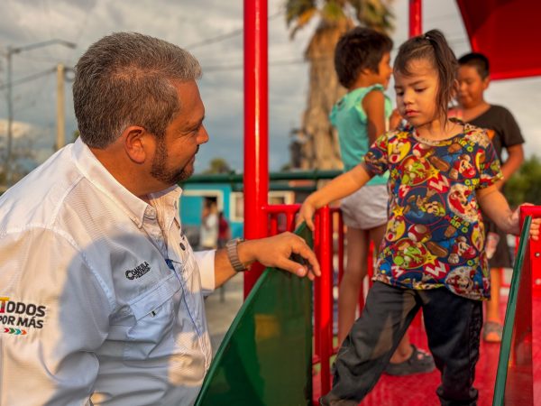 Vecinos disfrutan renovación de la Plaza Huanusco, en Ramos
