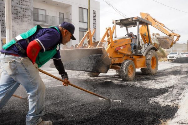 Ramos Arizpe fortalece mantenimiento vial con bacheo