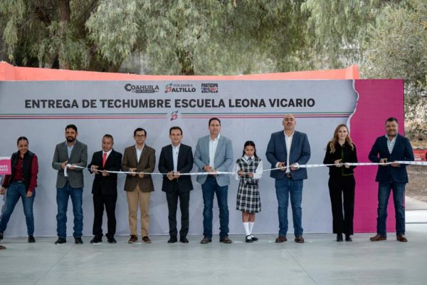 Javier Díaz entrega techumbre en escuela; vecinos propusieron y votaron