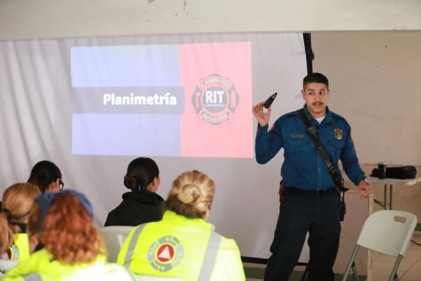 Impulsa Javier Díaz la capacitación de élite para bomberas de México