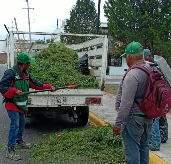 Mantiene Ramos Arizpe trabajos de limpieza en colonias y espacios públicos