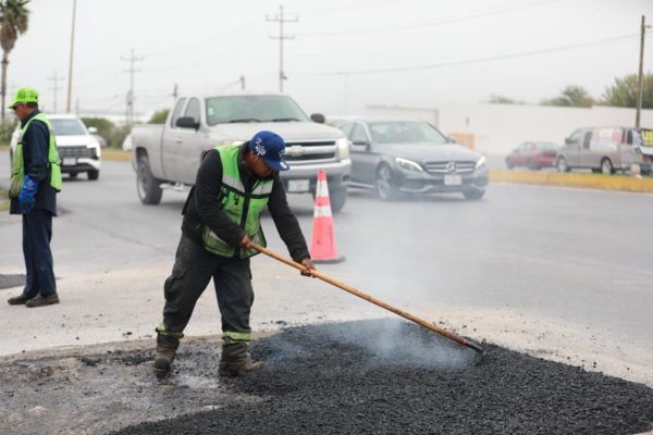 Repara Javier Díaz calles en San José Oriente