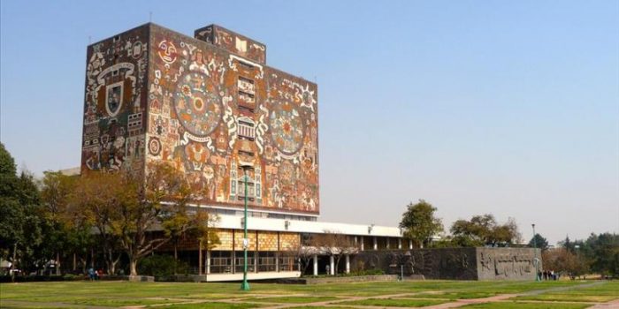 Desalojaron Facultad de Medicina de la UNAM: un alumno falleció tras lanzarse de un edificio