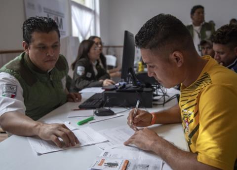 Gobierno de AMLO lanzará programa de Infonavit-ISSSTE para migrantes que busquen regresar a México