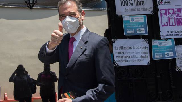Lorenzo Córdova: Consulta popular ya es un éxito, sin importar cuánta gente participe