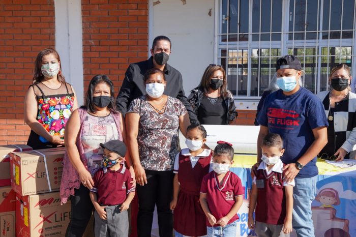 APOYAN A INSTITUCIONES EDUCATIVAS CON ESCUELAS AL 50