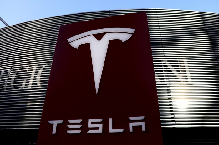 Tesla y un escándalo que crece: seis trabajadoras denunciaron acoso sexual y dijeron vivir “una pesadilla”