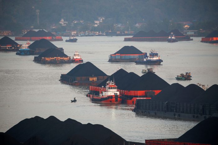 Indonesia, el mayor exportador de carbón del mundo, prohíbe las ventas al exterior ante el riesgo de un “gran apagón”