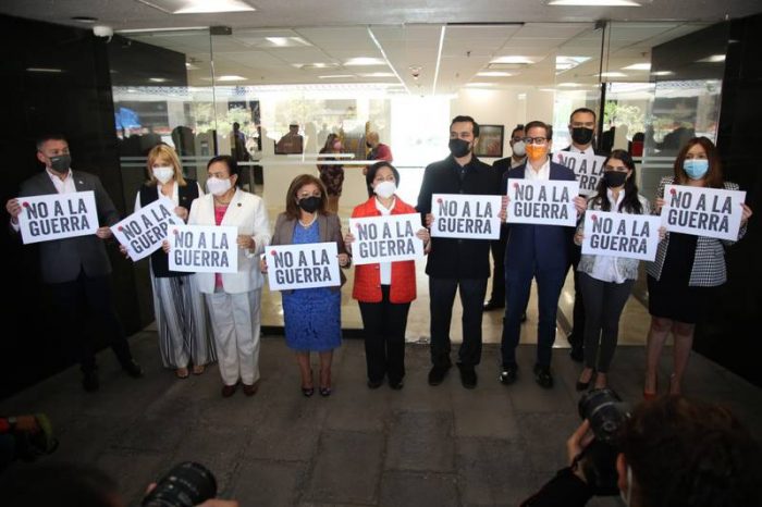 Movimiento Ciudadano se manifiesta contra Grupo de Amistad México-Rusia