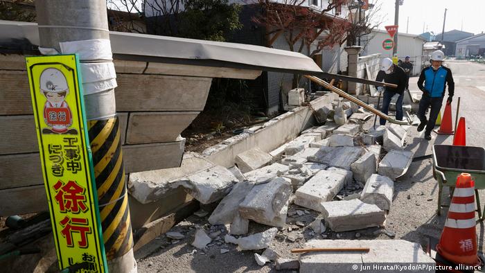 Potente sismo en Japón provoca temores de tsunami