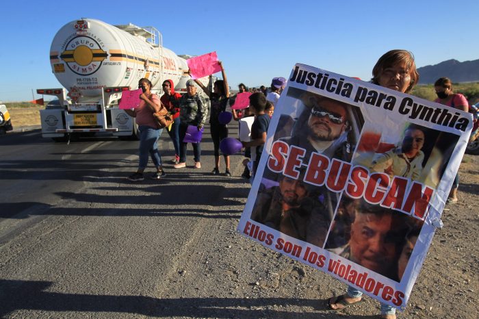 Exigen justicia en Ciudad Juárez por mujer que denunció violación de trabajadores de la CFE