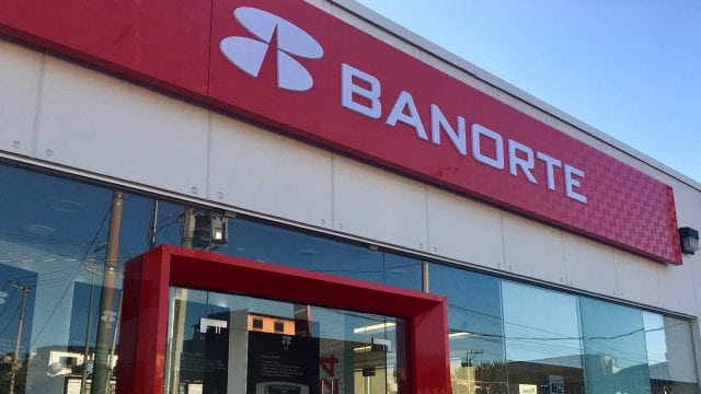 Denuncian presunta filtración de datos de clientes de Banorte; banco niega vulneración