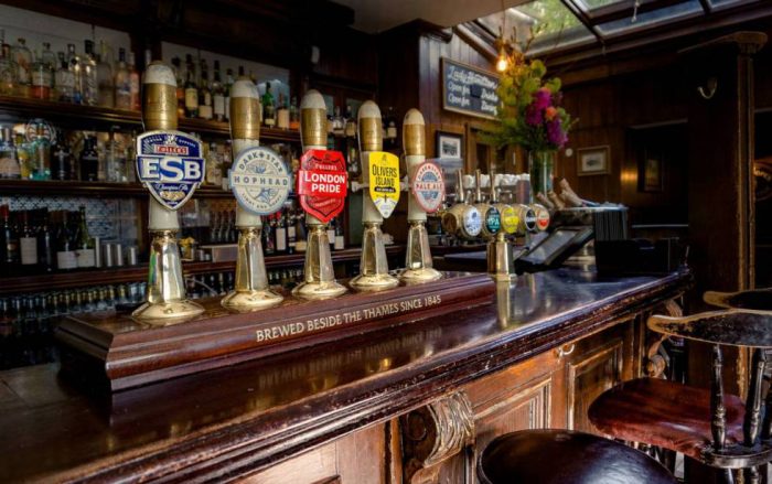 ¿Londres se queda sin pubs? Advierten cierres masivos por el alza de los costos de energía