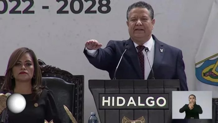 Tras 93 años del PRI, Julio Menchaca rindió protesta como gobernador de Hidalgo: “Hoy es un día histórico”