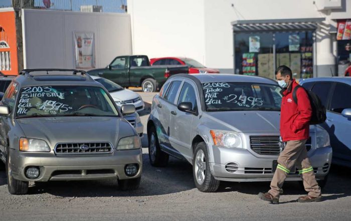  Autos chuecos un golpe a la industria automotriz