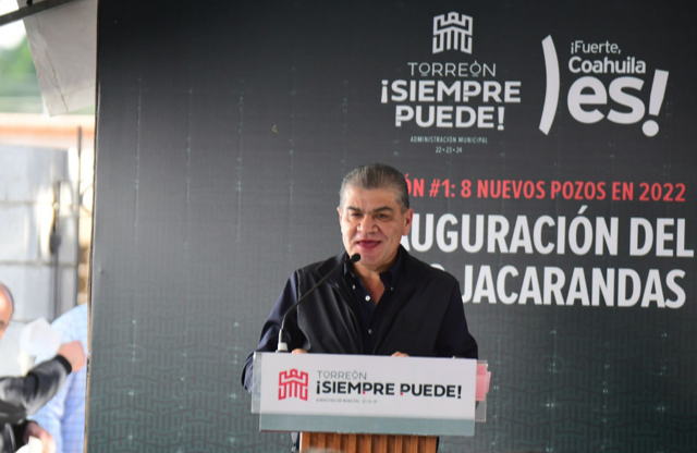 INAUGURAN MIGUEL RIQUELME Y ROMÁN CEPEDA NUEVO POZO DE AGUA EN TORREÓN