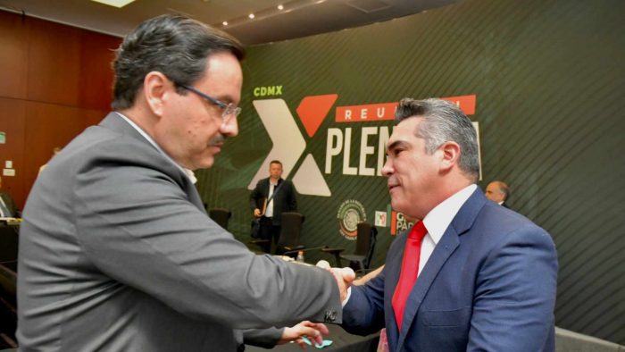 Alito Moreno llegó sin invitación a plenaria del PRI y Osorio Chong la canceló