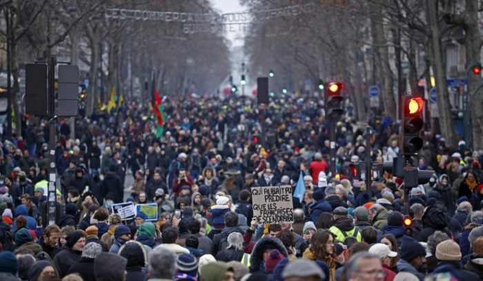 Masiva protesta en Francia: más de un millón de personas se manifestaron contra la reforma de las pensiones de Emmanuel Macron