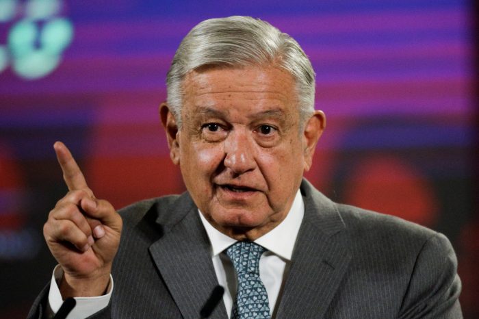 “Que se vayan serenando”, advirtió López Obrador a intelectuales y críticos de su gobierno
