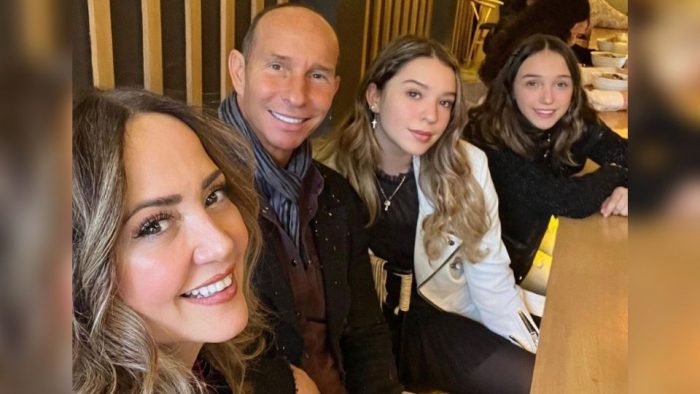 Andrea Legarreta y Erik Rubín se van juntos de vacaciones a Londres con sus hijas