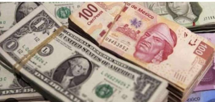 Ahorrar en dólares o en pesos mexicanos, ¿qué te conviene?