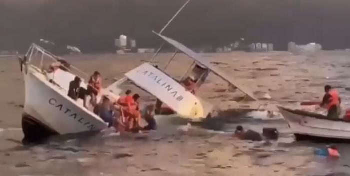 Yate lleno de turistas se hundió frente a las playas de Puerto Vallarta