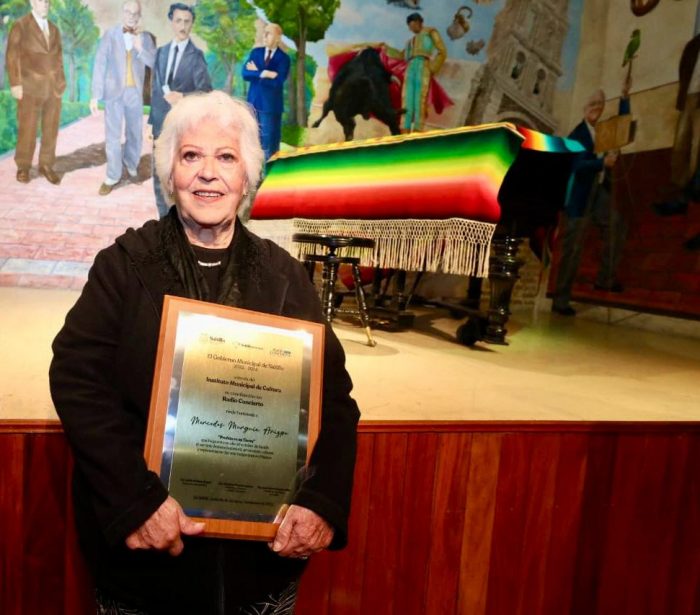Recibe pintora Mercedes Murguía reconocimiento “Profeta en su Tierra”