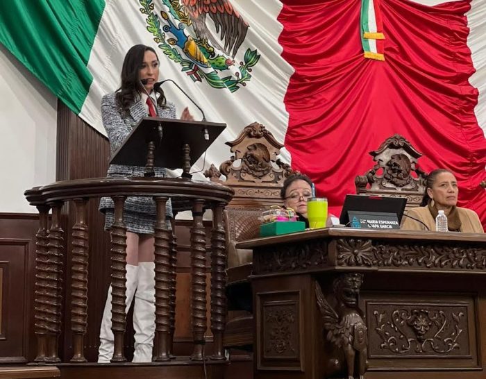 “A lo largo de 3 años fui la representante del Poder Legislativo como Consejera Designada en el Consejo de la Judicatura del Poder Judicial del Estado de Coahuila de Zaragoza, conquistamos grandes logros desde este cuerpo colegiado”. Legisladora Lizbeth Ogazón.