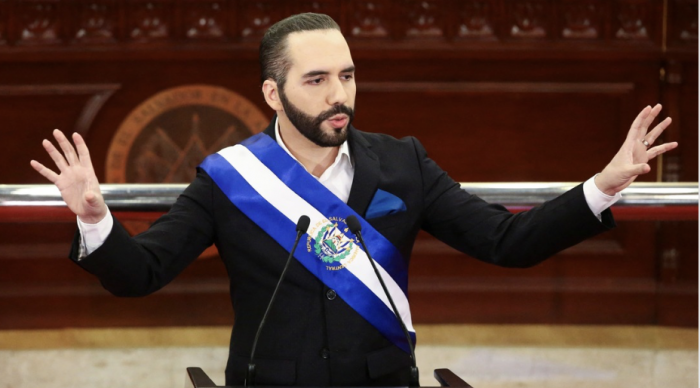 Congreso de El Salvador otorga licencia a Bukele para buscar reelección presidencial