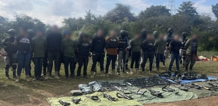 Golpe al CJNG: caen 13 miembros armados con equipo táctico en Uruapan