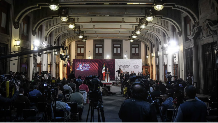 AMLO se despide de las ‘mañaneras’: ‘Me dediqué a servir al pueblo y estoy orgulloso’