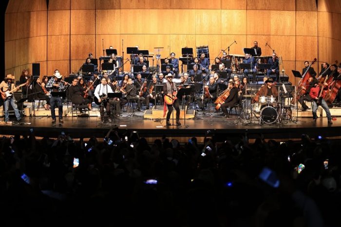 Disfrutan saltillenses concierto ‘Country Sinfónico’ en el Teatro de la Ciudad