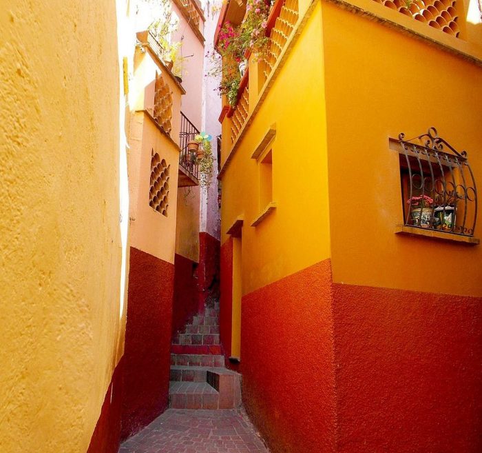 DOMINGO DE LEYENDA: EL CALLEJÓN DEL BESO (GUANAJUATO)