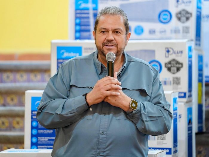 *Avanza con éxito entrega de minisplits en Ramos*