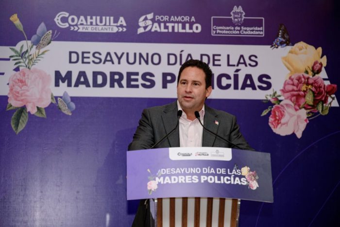 Reconoce Javier Díaz el trabajo de las mamás policías de Saltillo