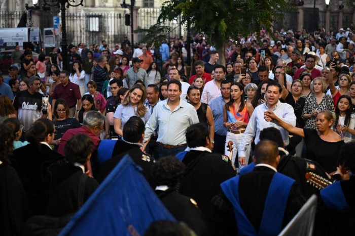 Encabeza Javier Díaz Primer Callejoneada en el Distrito Centro