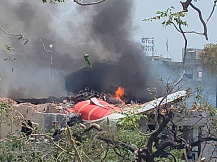 Más de 200 muertos al estrellarse en India un avión que se dirigía a Londres con 242 personas a bordo