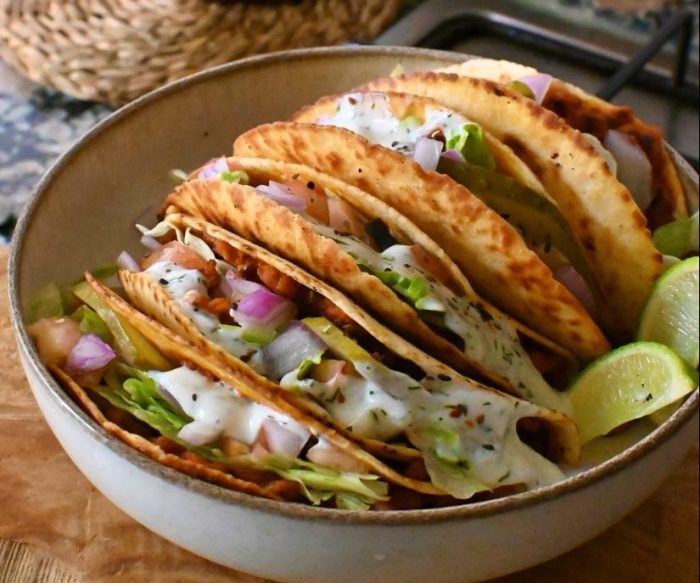 RECETA VEGANA: SMASH TACOS RICOS EN PROTEÍNA