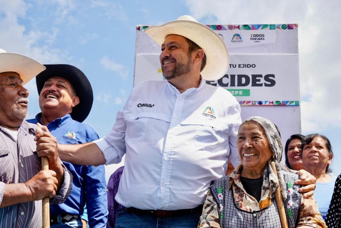 *Fortalece Tomás Gutiérrez abasto de agua en el campo con energía solar*