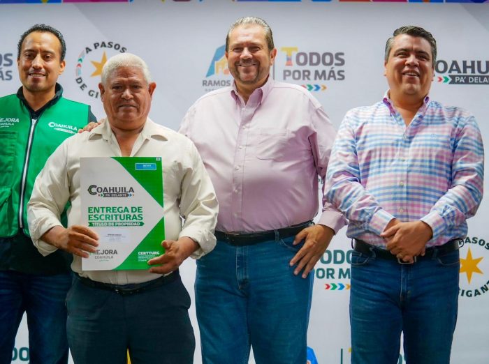 *Familias de Ramos Arizpe celebran la entrega de sus escrituras*