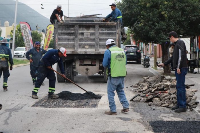 Bachea Gobierno de Saltillo bulevar en Lomas del Refugio
