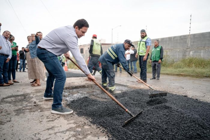 Se mantiene activo el programa de bacheo en todos los sectores de Saltillo: Javier Díaz