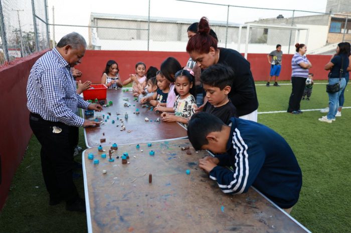 Conviven y desarrollan habilidades en cancha de la colonia Benito Juárez, en Saltillo