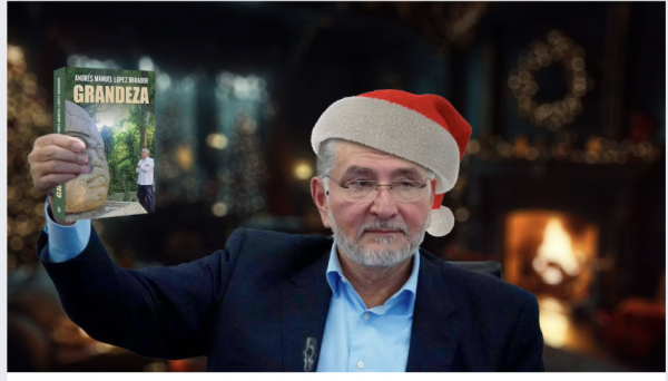 Adán Augusto López ‘se disfraza de Santa’: Regala en el Senado más de 17 mil tomos del nuevo libro de AMLO